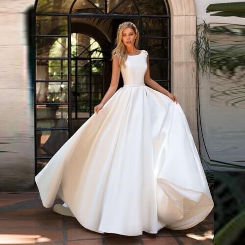 Modern Simple A Line Holy White Back Out Wedding Gowns for Bride Bateau Neck Cap Sleeves Bridal Dresses Lace Applique Affordable