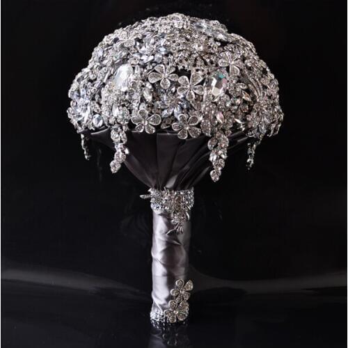New Luxurious Bling Bling Bridal Bouquets Crystal Adorned Handholds Wedding Suppliers For Bridal Bouquet Bride Holding Brooch