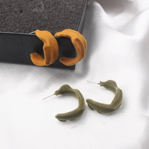 Korean Simple Temperament Twisted Velvet Irregular C-shaped Stud Eearrings Female Cool Autumn Winter Flannel Flocking Earring
