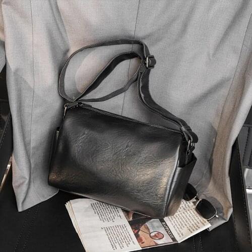 New soft leather mens bag Shoulder bag Mens leather bag Messenger bag Korean version of all-match casual bag Small shoulder ba