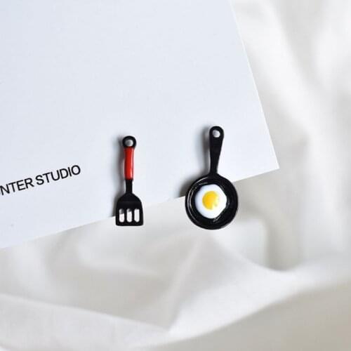 1 Pair Creative Asymmetric Frying Pan Omelette Fried Shovel Stud Earrings Minimalism Concise Design Female Ear Pins Jewelry Gift