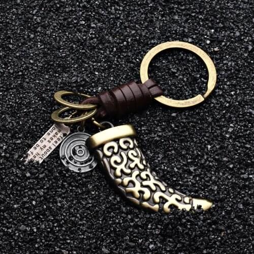 2021 Fashion Jewelry Hand Woven Horn Charm Leather Key Chain Charm Alloy Accessories Key Chain For Men