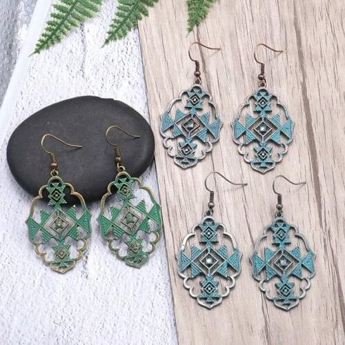 Geometric Hollow Leaf Pendant Vintage Earrings for Women Creative Ethnic Bohemia Earrings Retro Jewelry Accessories Girl Gift