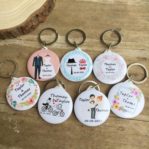 50pcs Custom Personalized name date Bottle Opener keychain Wedding Gifts For Guests Wedding Souvenirs Wedding Favors And Gifts