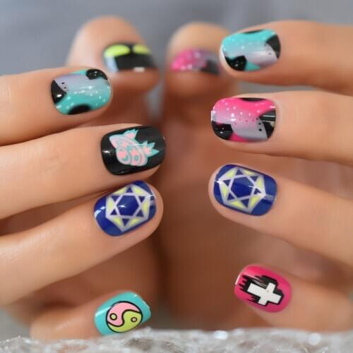 Colorful Short Planet False Nails Full Cover Glossy Round Fake Nail Alien Pattern Press On Artificial Fingernails