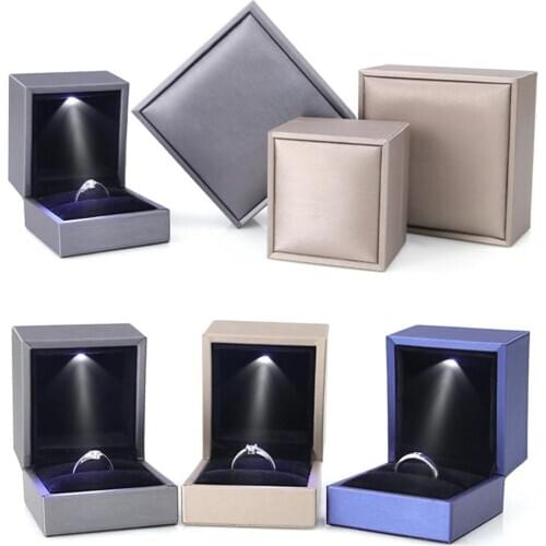 Faux Leather LED Light Pendant Ring Bracelet Jewelry Display Box Storage Case For Necklaces Bracelets Earrings Rings Necklace