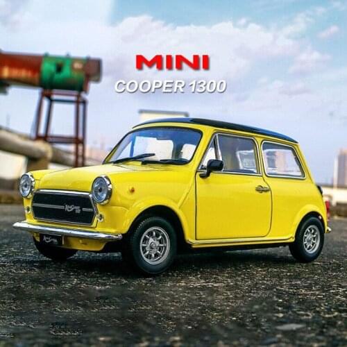 1:24 BMW MINI Cooper 1300 Alloy Car Model Diecasts & Toy Vehicles Collect Car Toy Boy Birthday gifts