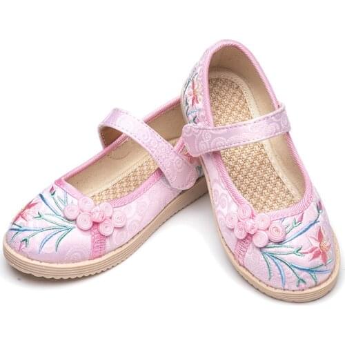 Retro Style Embroidered Shoes Childrens Handmade Fabric Shoes Girls Retro Ethnic Style Embroidered Shoes Girls Princess Flats