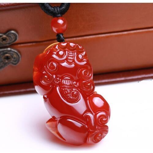 2017 New Style Natural Red Pendant Carved Animal Pixiu Pendant necklace Gift For women Men Fashion Stone Jewelry Free Rope
