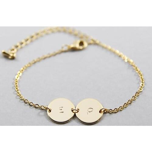 HUHUI Custom 1-6 Letters Bracelet Personality Initial Letter Round Pendant Stainless Steel Women Family Jewelry Anniversary Gift