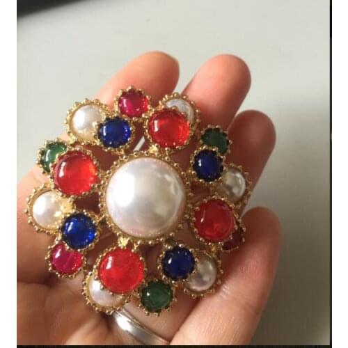 Brooch emerald colored gemstone brooch brooch pin Baroque luxury