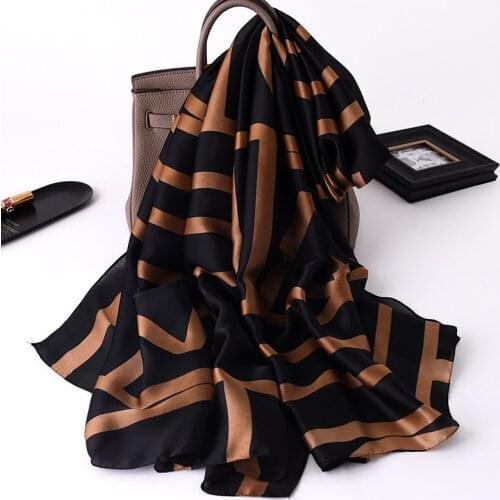 2021 Brand Designer Silk Scarf High Quality Foulard Bandana Long Lrage Shawls Wrpas Winter Neck Scarves Pashmina Lady Hijab