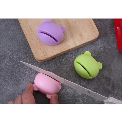 1PC Portable Mini kitchen Knife Sharpener Kitchen Tools Accessories Creative Cute Bear Camping Pocket Knife Sharpener OK 0850