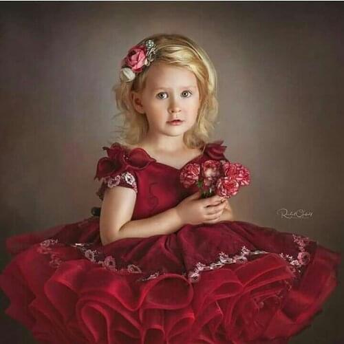 2021 Burgundy Flower Girl Dresses Ball Gown Lace Appliqued Little Kids Birthday Pageant Wedding Gowns
