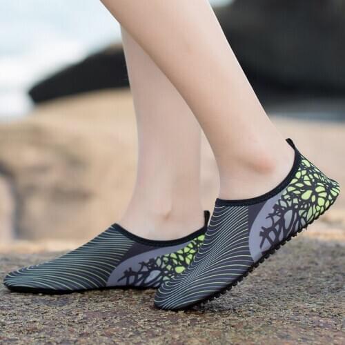 Men Aqua Socks Summer Beach Sea Water Shoes Sandals Adult Slippers Sport Upstream Shoes Women Diving Shoes Yoga Driving Sneakers