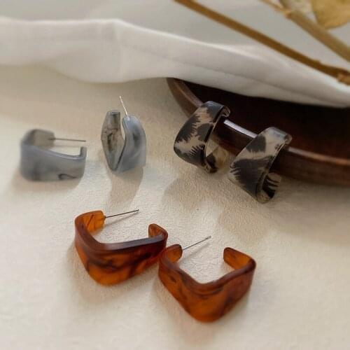 AOMU 2021 New Retro Matte Black Grey Acrylic C-shaped Earrings Smooth Textured Geometric Hoop Earrings for Women Jewelry Gifts