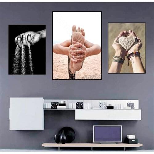 Badhams Canvas Painting Poster Printing Fashion Picture Art Wall Holding Sand Couple Room Decoration Accessories