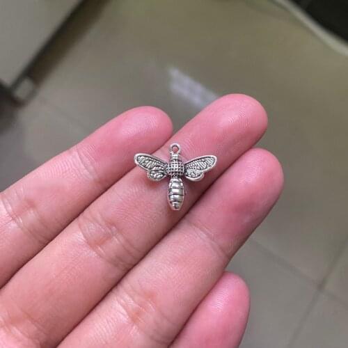 30pcs Bee Connector, Charms For Women Jewelry DIY Necklace Bracelet Key Chain Aesthetic Accessories Jewelry Making Supplies