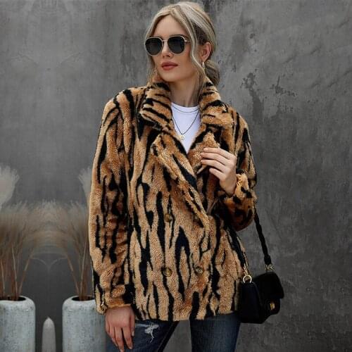 Animal print double breasted thickened warm Plush coat womens coat womens new autumn and winter 2021