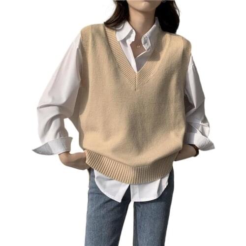 Жилетка женская теплаяSleeveless Knitted Vest Top Women Autumn Korean Loose V-Neck Wild Retro Waistcoat Outer Sweater свитер