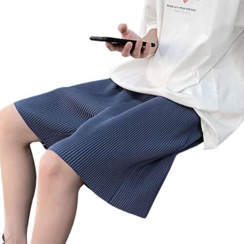 2021 New Fashion Men Shorts Solid Color Pleated Summer Loose Wide Leg Short Pants for Dating