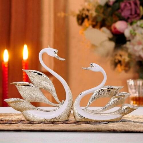 European Luxury Resin Swan Couple Statue Ornament Home Livingroom Desktop Figurines Decoration Bookcase Cabinet Sculpture Crafts