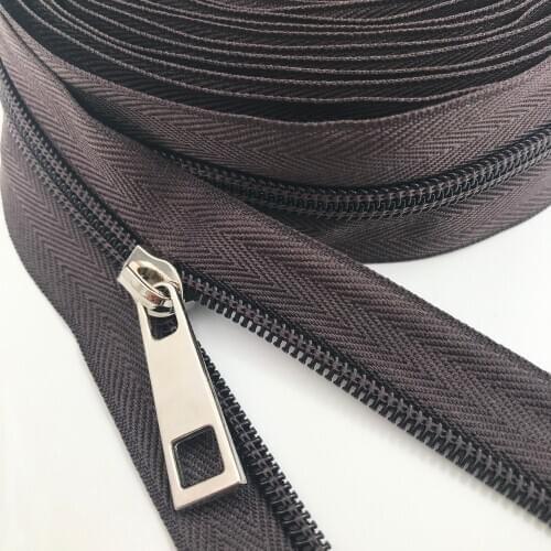 5# 5 Meter 24 Colors Nylon Coil Zippers by The Yard with 10pcs Sliders for Sewing Sports Coat Bag Garment Clothing Accessory