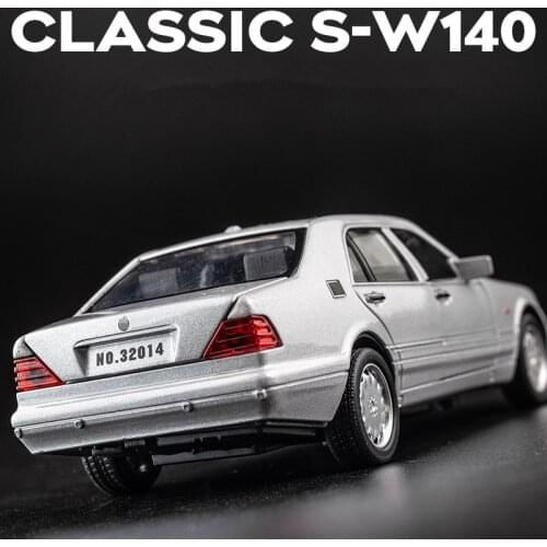 1:32 S W140 Alloy Model Car Sound Light Pull-back Light Sound Alloy Vehicle Model Toys for Children