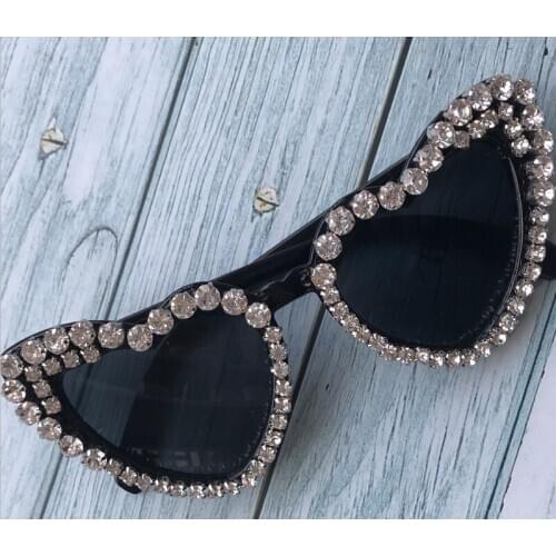 2019 new retro heart-shaped sunglasses womens fashion luxury rhinestone decorative sunglasses UV400