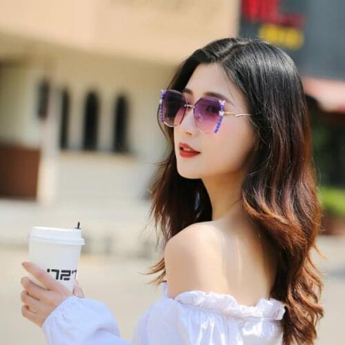 New Diamond Inlaid Three dimensional Butterfly Sunglasses Women Trend Anti Ultraviolet Round Face Large Frame
