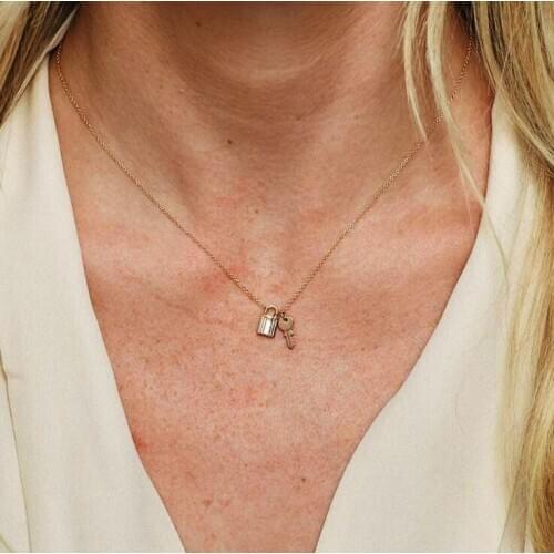 European and American Cross-Border New Key Lock Pendant Necklace Creative Retro Simple Golden Clavicle Chain Sweater