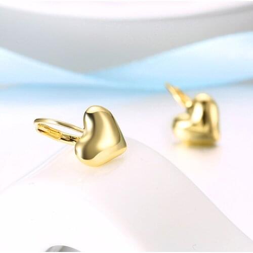 Trend Simple Heart Earrings Fashion Personality Girl Luxury Gold Color Earrings Charm Women Nightclub Party Jewelry Accessories