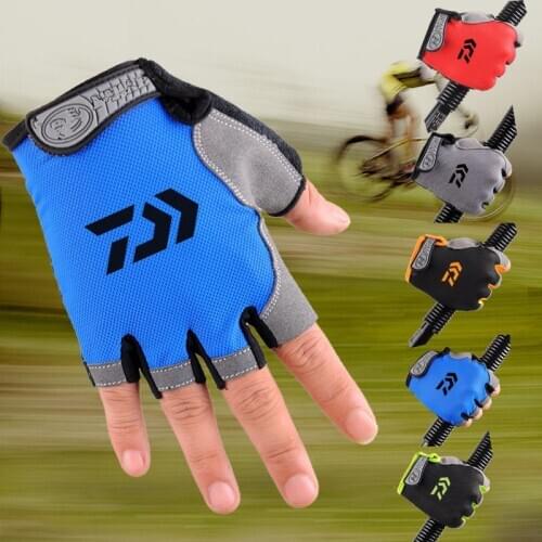 2021 New Daiwa Outdoor 5 Fingers Cut Fishing Gloves Waterproof Fishing Accessories Carp Fishing Accessories Pesca