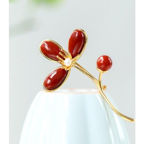 New Silver Inlaid South Red Tourmaline Trefoil Pearl Brooch Ladies Exquisite Charm Jewelry Anniversary Accessories