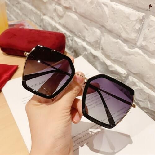 New Style Big Frame UV Protection Female Sunglasses Transparent Classic Elegant Vintage Luxury Square Shape Fashion Sun Glasses