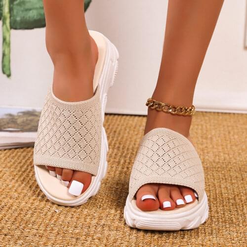 Summer Chunky Slippers Women Fashion Sole Wedges Heels Flip Flops Casual Shoes Waterproof Platform Slippers Sexy Women Sandals