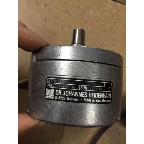 ROD 320 1250 ID:209 698-06 encoder , used in good condition . 80% appearance new , good working , free shipping885