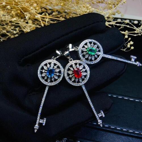 New key necklaces are on sale. Natural sapphire and emerald ruby. The price is super cheap. 925 Sterling Silver