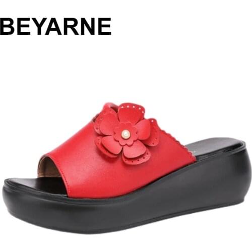BEYARNEFloral Medium Heel Beach Shoes Leather Women Slippers 2021 Summer Fashion Casual Platform Wedges Slippers Mother Shoe