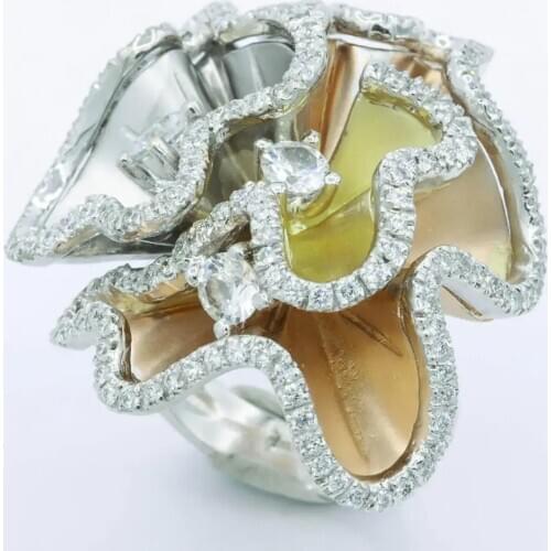 Huitan Big Multicolor Flower Shape Women Dance Party Finger Rings Inlaid White Zircon Daily Wearable Female Fashion Jewelry Ring