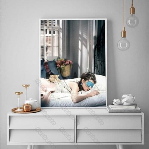 Modern Style Canvas Painting Wall Poster Audrey Hepburn Sleeping Breakfast At Tiffanys Movie Poster for Home Rooms Wall Decora