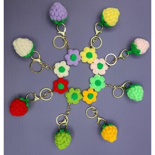 Santa Gifts Handmade DIY Knitting Wave Big Strawberry Flower Key Chains for Women Keychains Bag Hanging Car Key Holder Keyrings