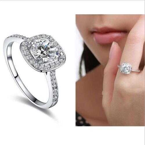 Fashion Show Wedding Ring Elegant Temperament Womens Girls Crystal Jewelry Silver plated Engagement ring Accessories