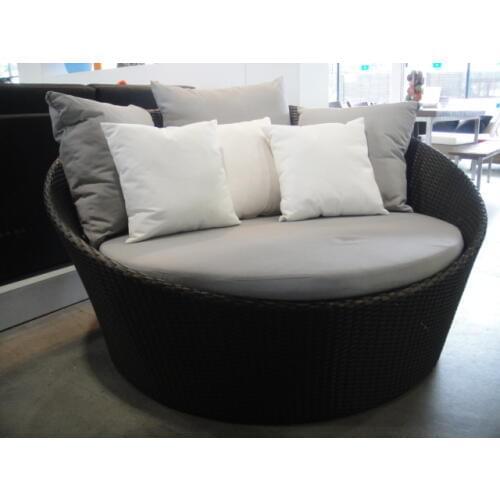 2017 Trade Assurance wholesale pe rattan outdoor furniture design beach chair poolside sunbed