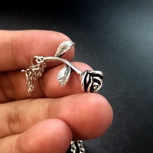 2020Fashion Retro White Rose Pendant Necklace Stainless Steel Alloy Jewelry Valentines Day Gift For Women Mothers Day Gift