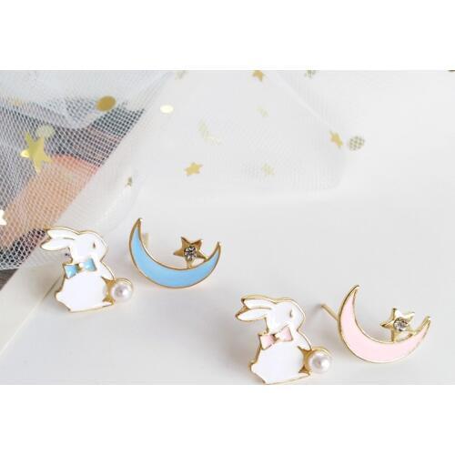 Sweet Fashion Moon Rabbit Pearl Stud Earrings for Women Cute Girl Bunny Asymmetric Earrings Party Gifts Jewelry