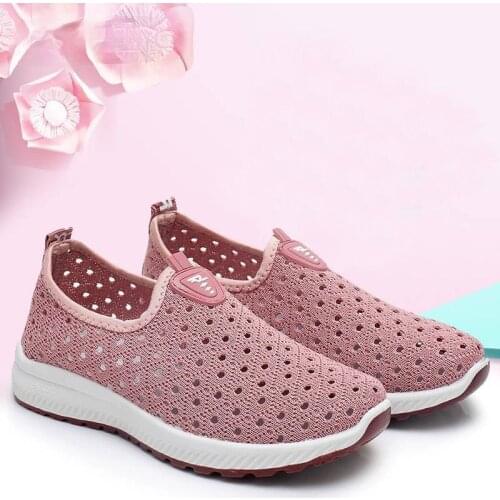 2021Mesh Shoes Women Summer Old Beijing Cloth Shoes Womens Shoes Breathable Hollow Mesh Casual Sneakers Women Middle-aged Mom S