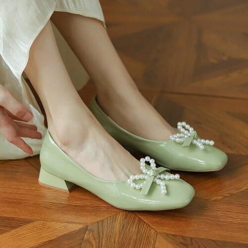 College Style Thick Heels Womens Pumps Chaussure Femme Sweet Bow Pearl Microfiber Leather Shoes Round Toe Calzado Mary Janes