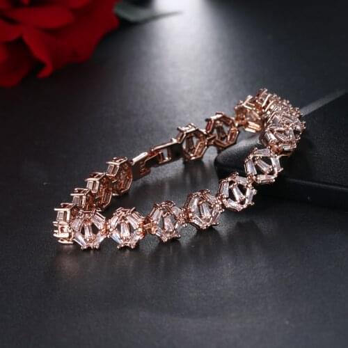 2020 NoEnName_Null Brand New Chain Link Bracelet Flower Pattern Fashion Gold Color Bracelets For Women Accessories