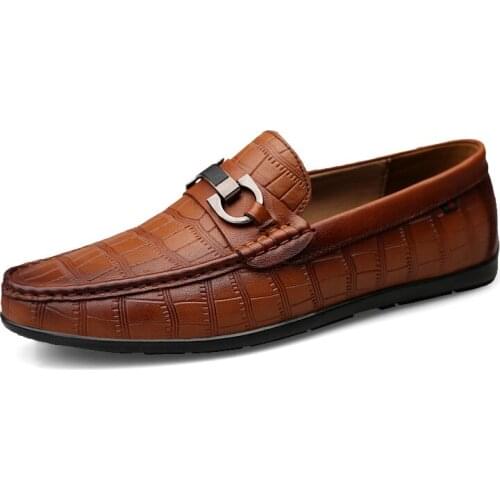 Mens Shoes 2021 New Casual Lofer Shoes Man Fashion Leather Brand Driving Boat Shoes Comfy Slip-on Moccasins Brogue Lightweight